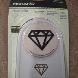 Fiskars Black and White Diamond Punch